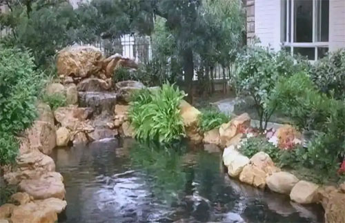 合肥家庭院假山鱼池