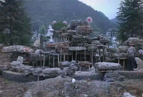 合肥家庭院假山鱼池